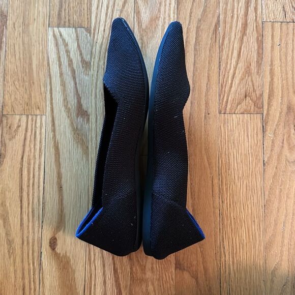 Rothy’s sz 9.5 black pointed toe great pre owned condition, lno wear on soles - Picture 2 of 6